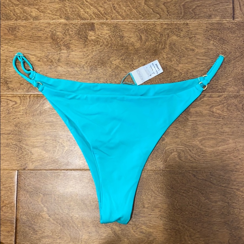 L Space adjustable bottom
